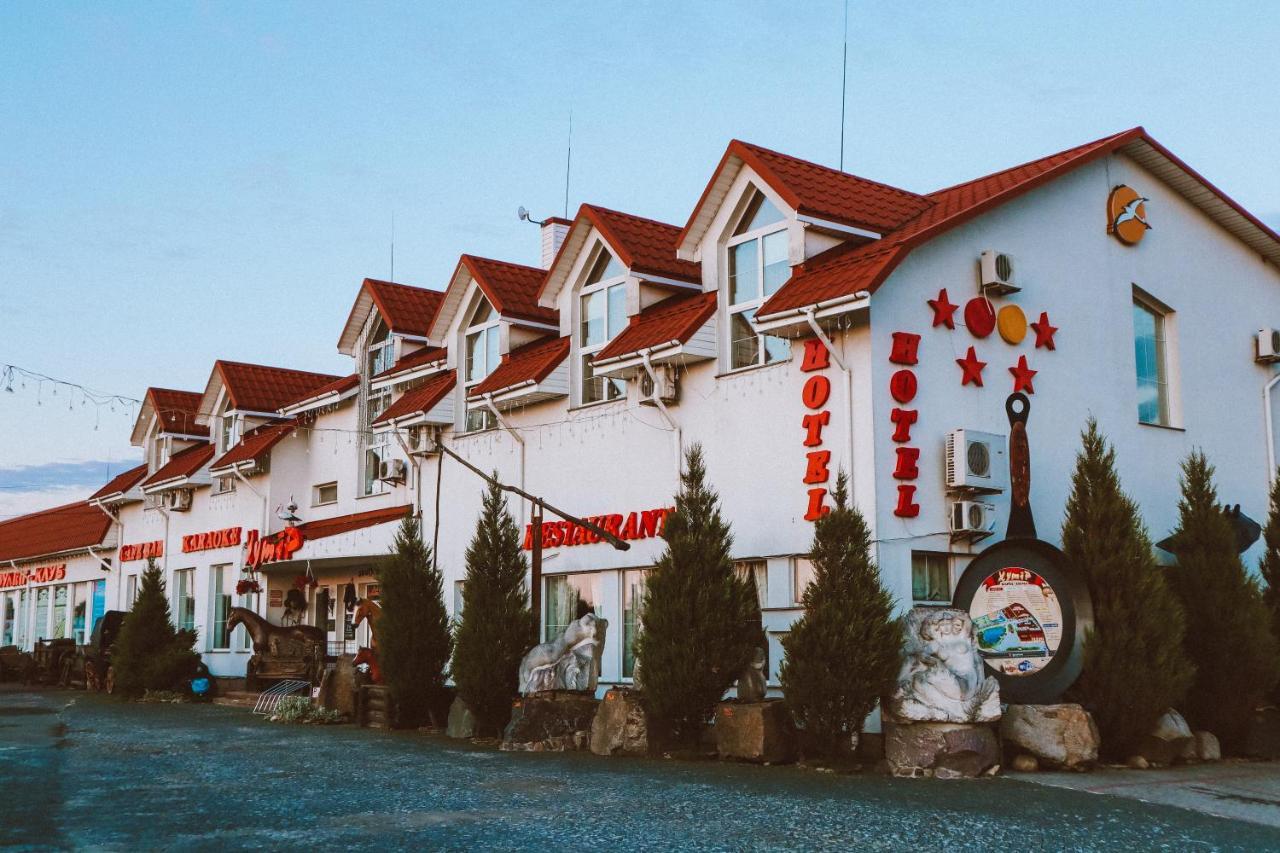 Complex Khutor Hotel Velyka Omelyana Exterior foto