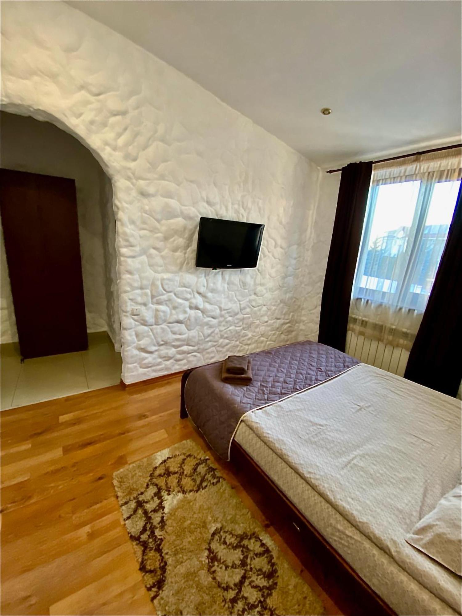 Complex Khutor Hotel Velyka Omelyana Exterior foto